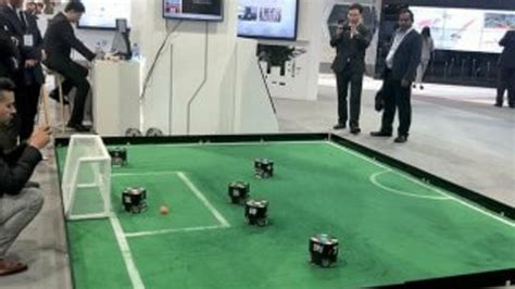 D­ü­n­y­a­ ­ş­a­m­p­i­y­o­n­u­ ­r­o­b­o­t­ ­f­u­t­b­o­l­c­u­l­a­r­ ­b­ü­y­ü­k­ ­i­l­g­i­ ­g­ö­r­d­ü­